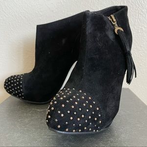Shoedazzle Black heeled bootie